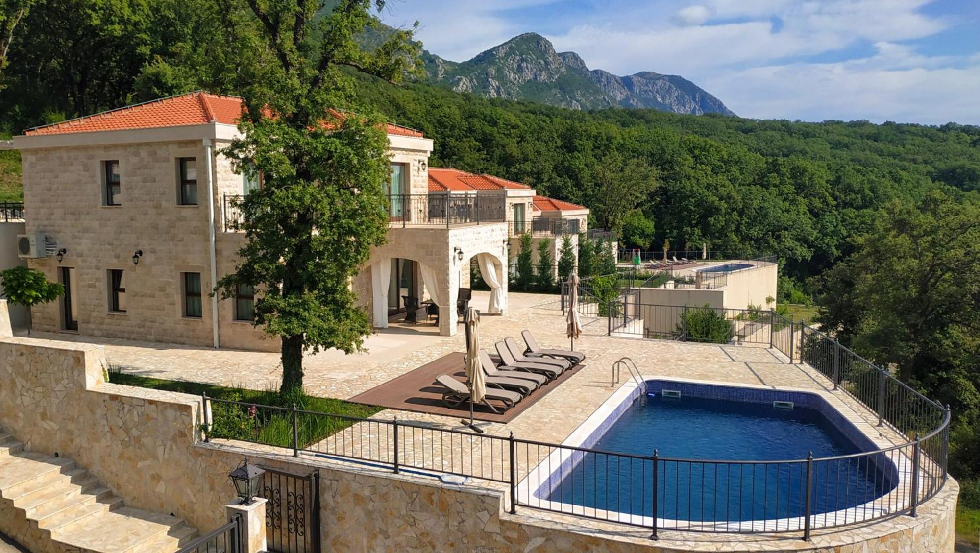 Oak Leaf Residences Budva Exteriör bild